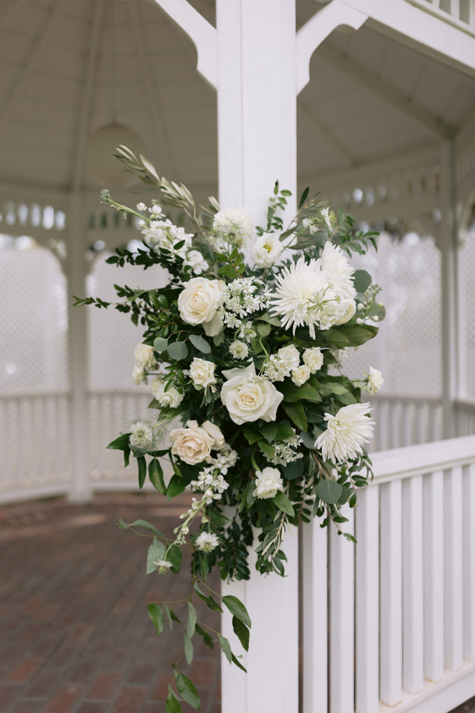 country club wedding white florals